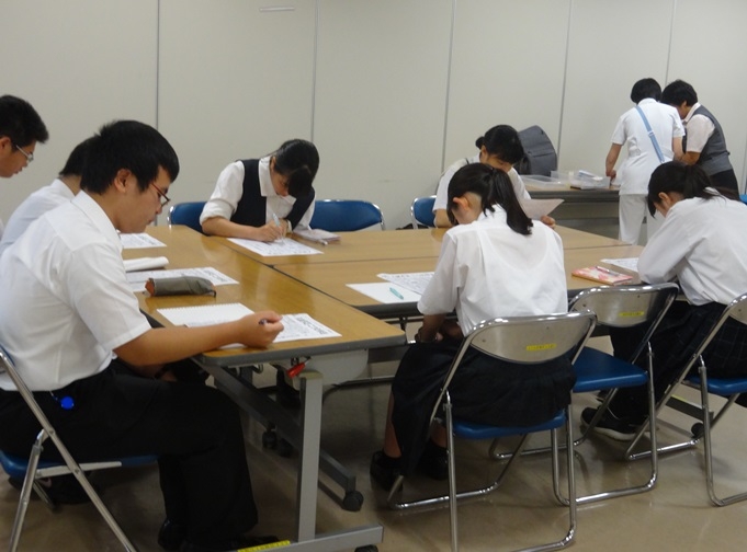 「高校生応援企画」　集団模擬面接を開催船橋二和病院で模擬面接（集団）体験を開催しました。