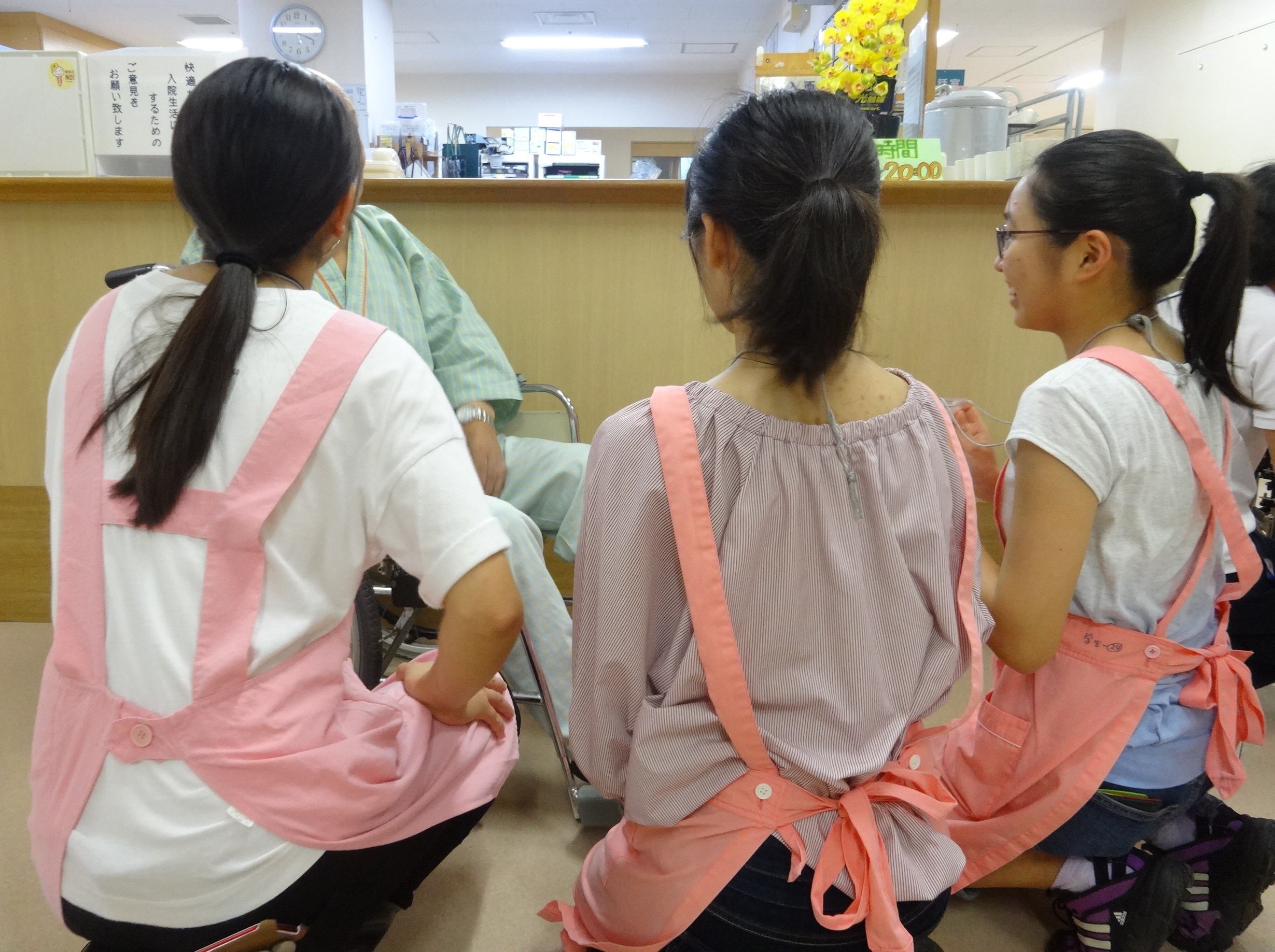 二和盆踊り大会。医師を目指す高校生がボランティアで参加！