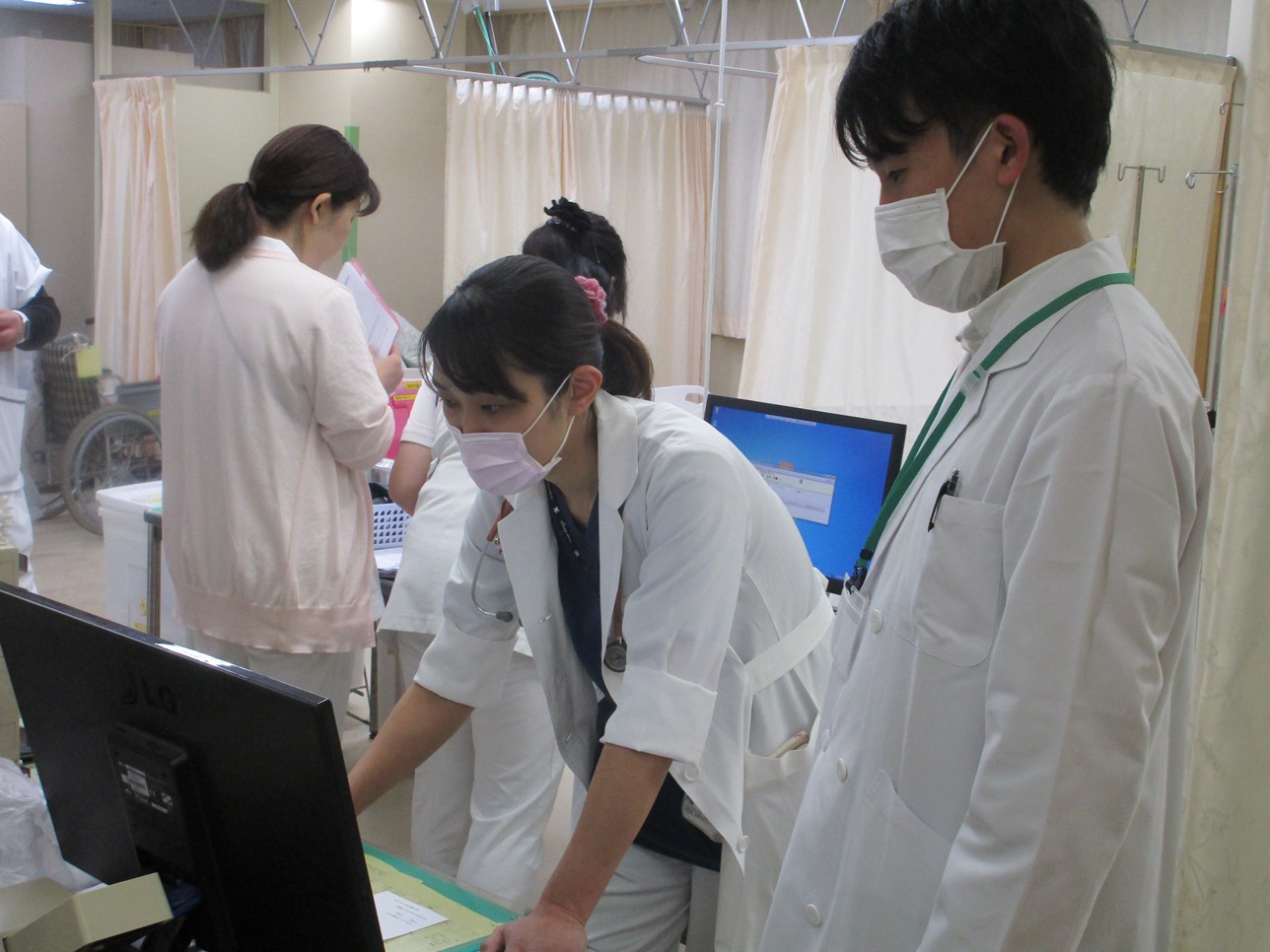 市中病院の当直の実際と、医師と看護師の協力が見えた。（当直見学）