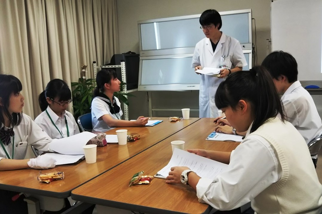 高校生が医師と一緒に症例検討カンファレンス！「症状だけで判断するのではなくその裏に隠れた患者さんの背景を考える重要性を実感しました」